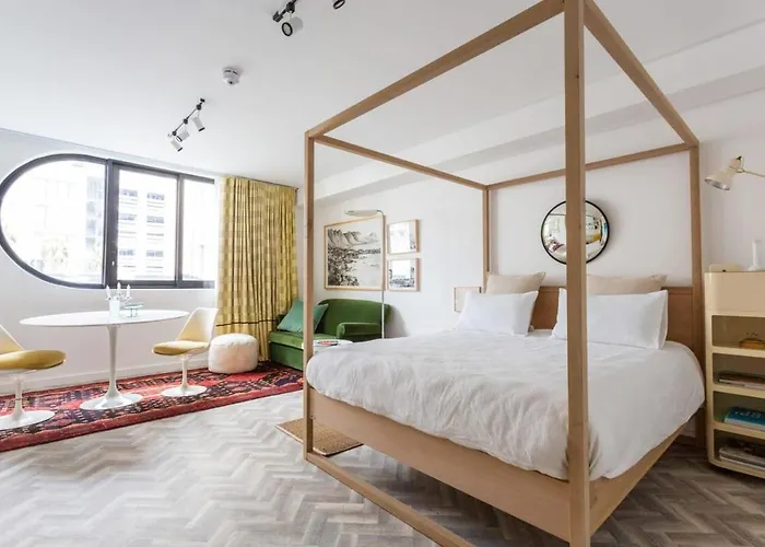 Mid Century Modern Central Upper City