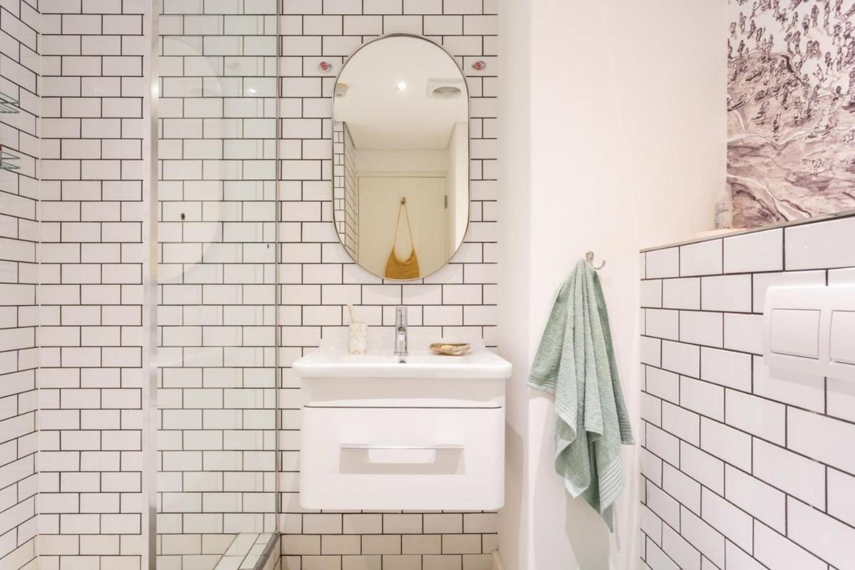 Mid Century Modern Upper *